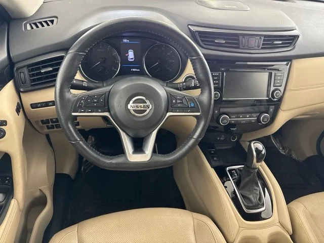 Used 2020 White Nissan SL image 23