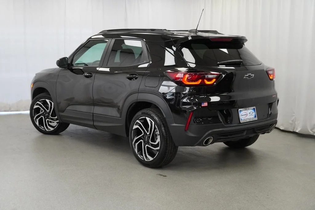 New 2026 Mosaic Black Metallic Chevrolet RS image 4