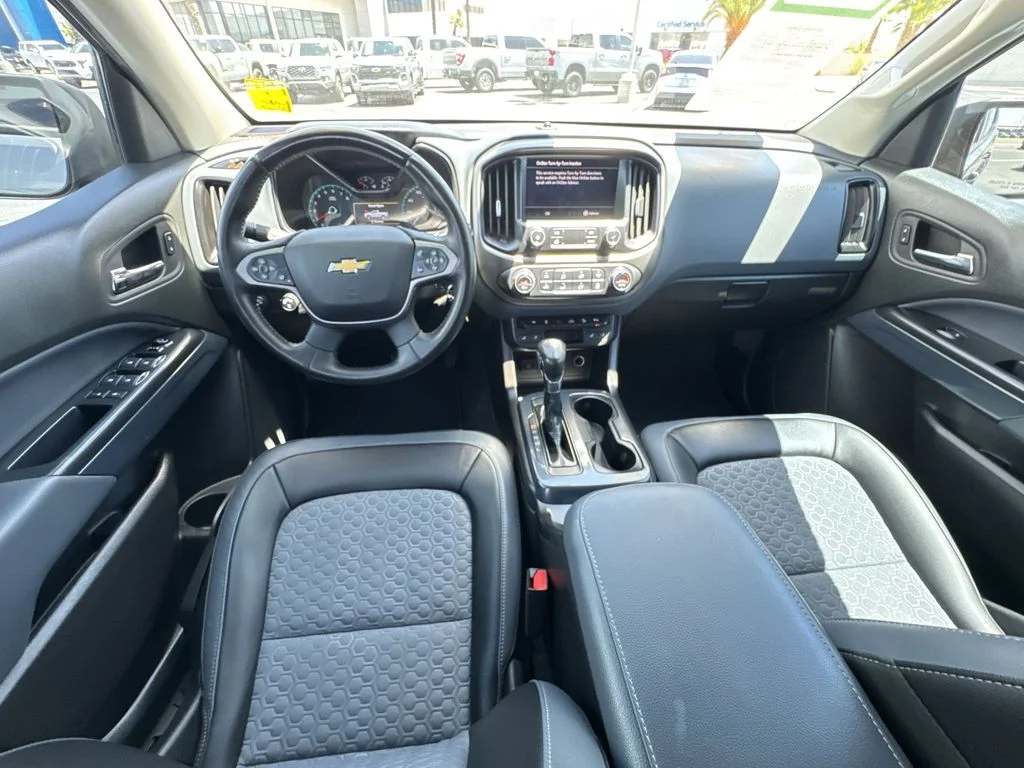 Used 2022 Gray Chevrolet Z71 image 20