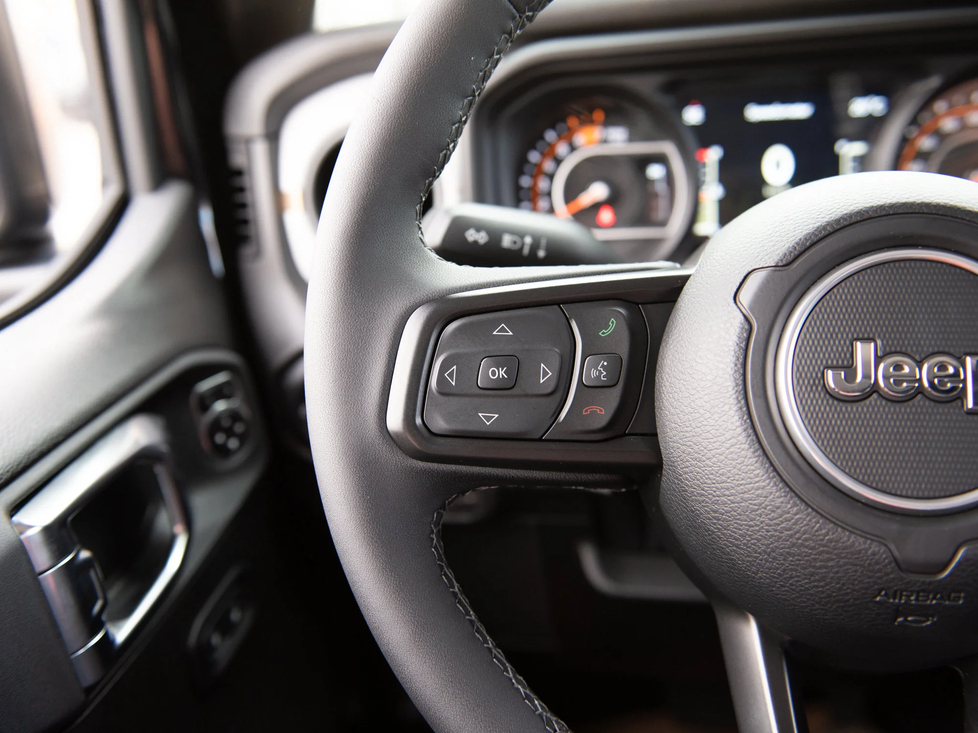 Used 2025 Black Jeep Sport S* 4 Door 4x4, LOW KM, Heated Seats & Wheel, Remote Start image 22