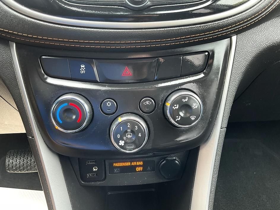 Used 2020 Silver Chevrolet LT image 20