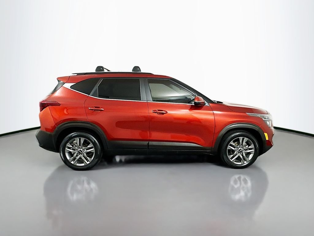 Used 2022 Orange Kia S image 4