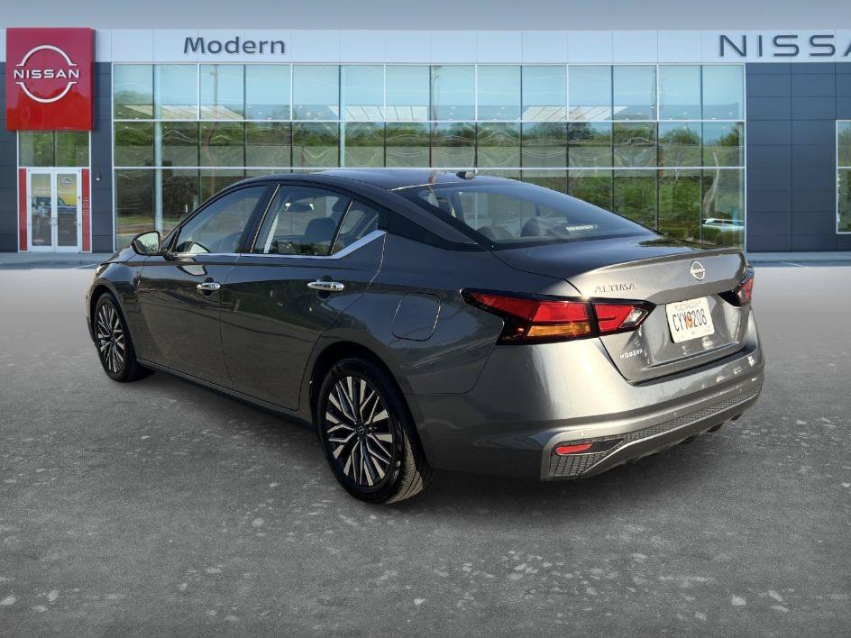 Certified Used 2025 Gun Metallic Nissan SV image 7