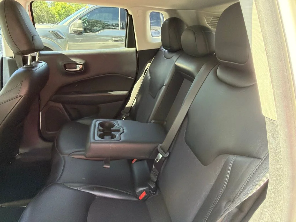 Used 2020 White Clearcoat Jeep Latitude image 11