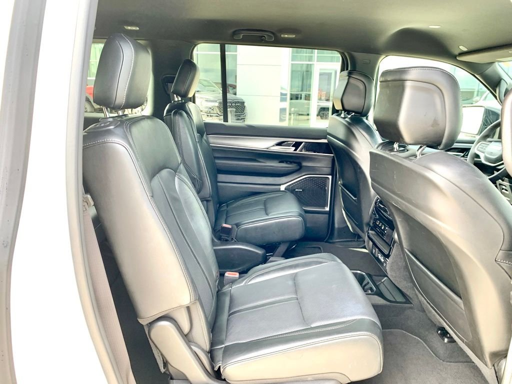 Used 2025 White Jeep Series II image 27