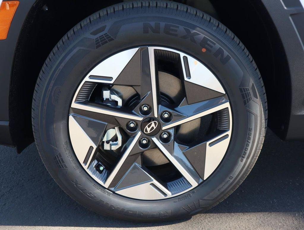 New 2026 White Hyundai SEL Convenience image 7