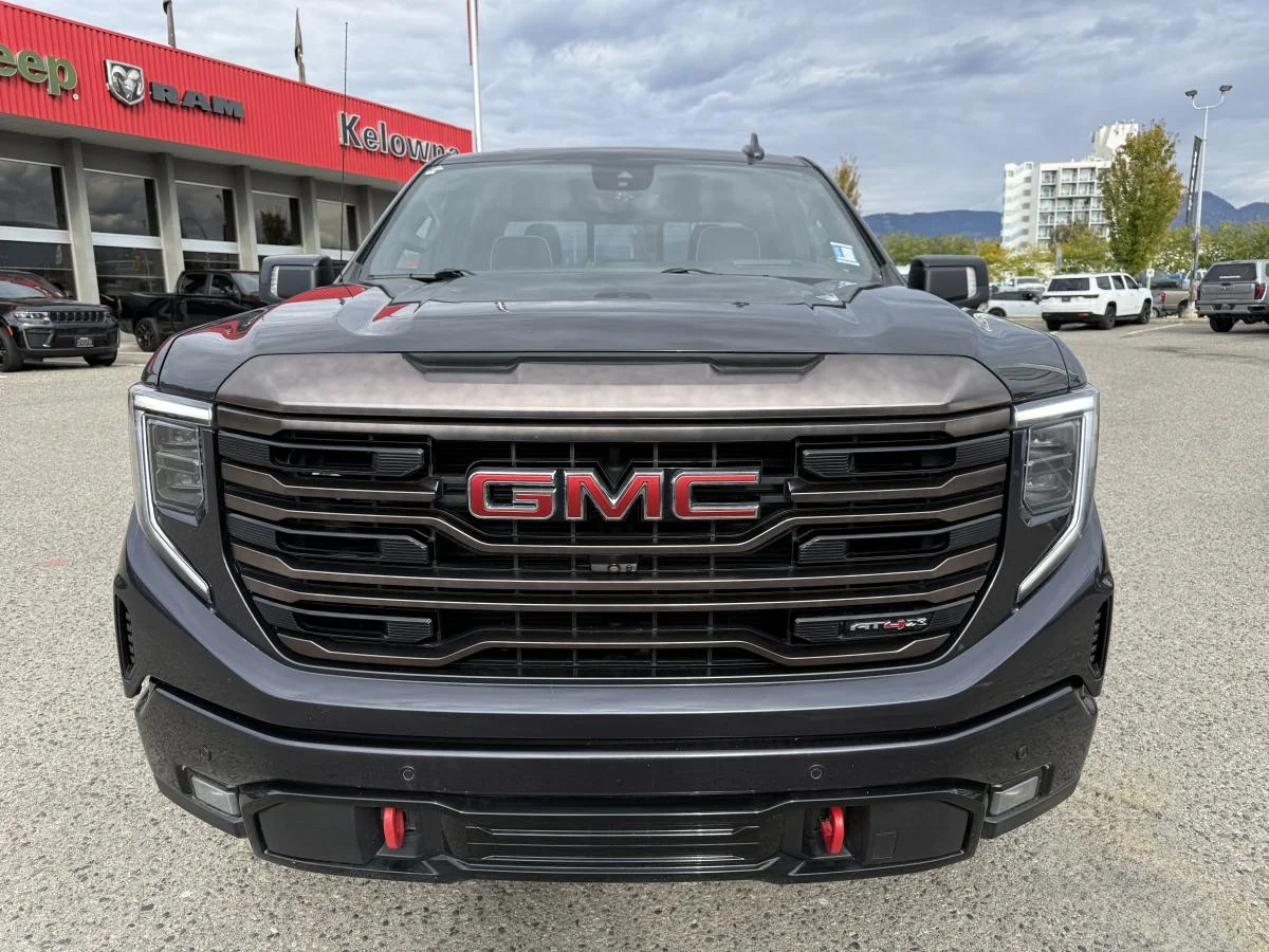 Used 2022 Grey GMC At4x image 2