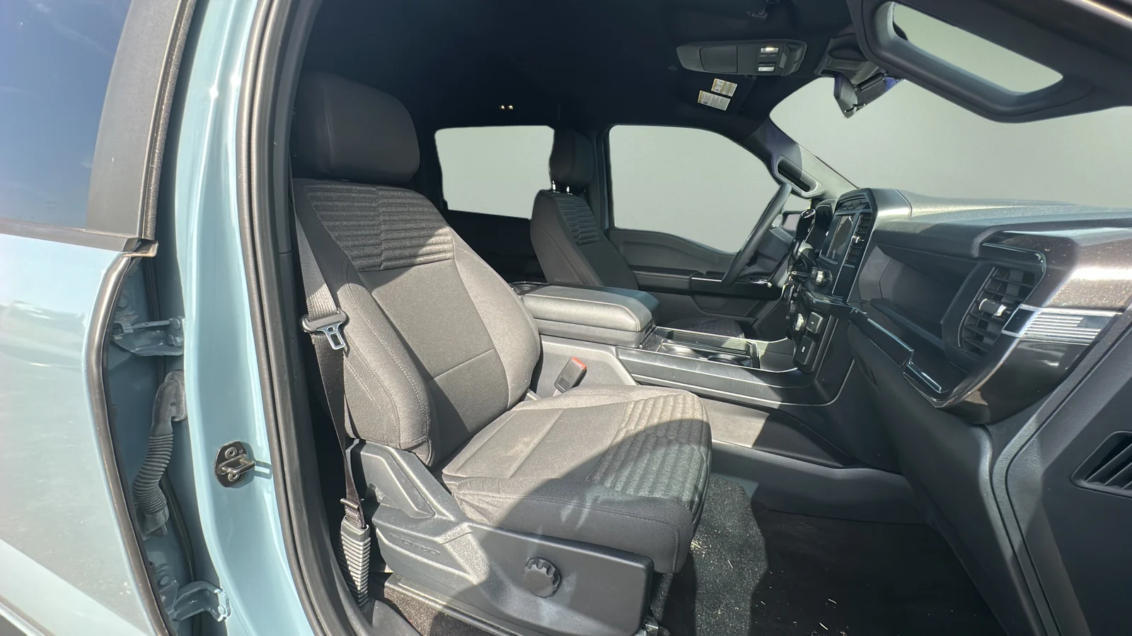 Used 2023 Blue Ford XL image 17