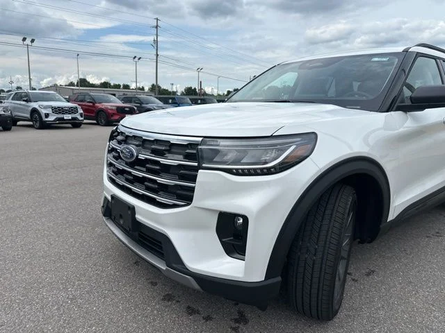 New 2026 Star White Metallic Tri-Coat Ford Active image 31