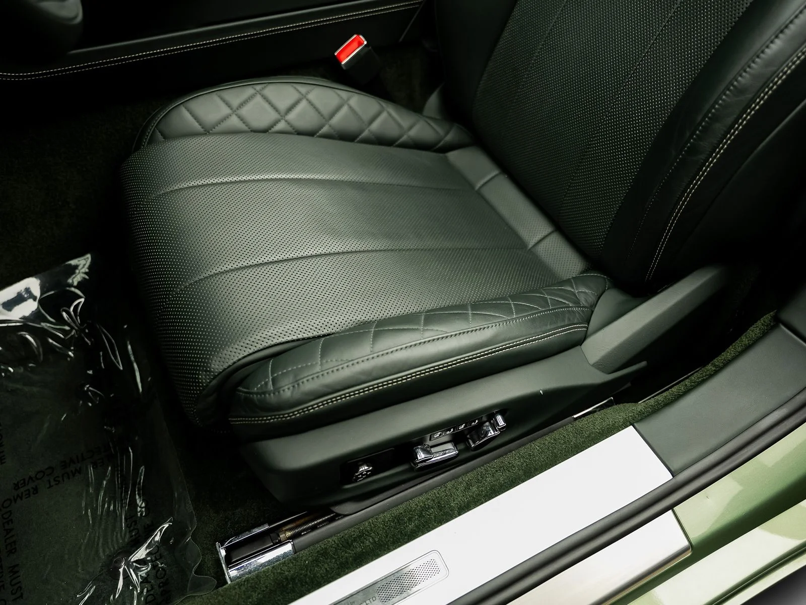 Used 2021 Green Bentley V8 image 34