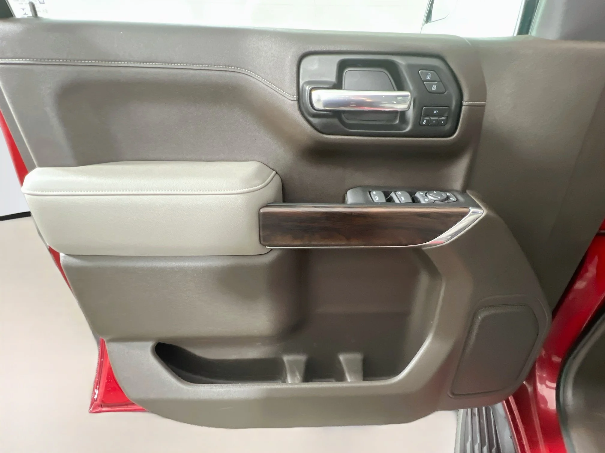 Used 2021 Cayenne Red Tintcoat GMC SLT image 31