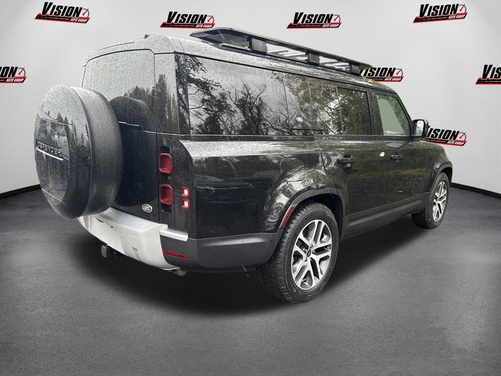Used 2023 Black Land Rover SE image 5