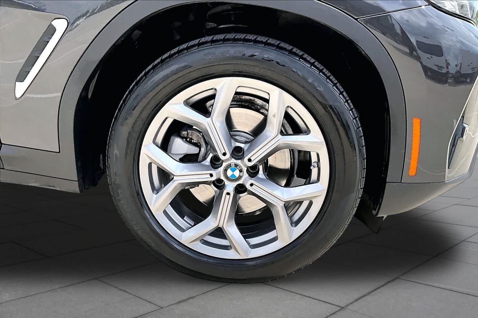 Used 2024 Dark Graphite Metallic BMW sDrive30i image 10