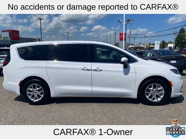 Used 2023 Bright White Clearcoat Chrysler Touring L image 2