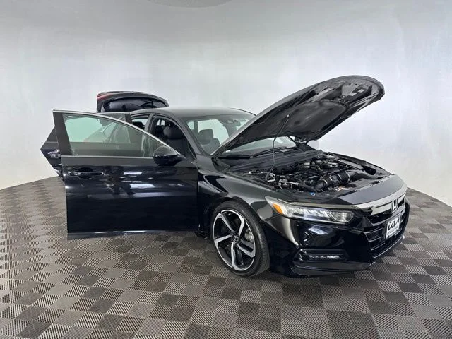 Used 2019  Honda Sport image 14