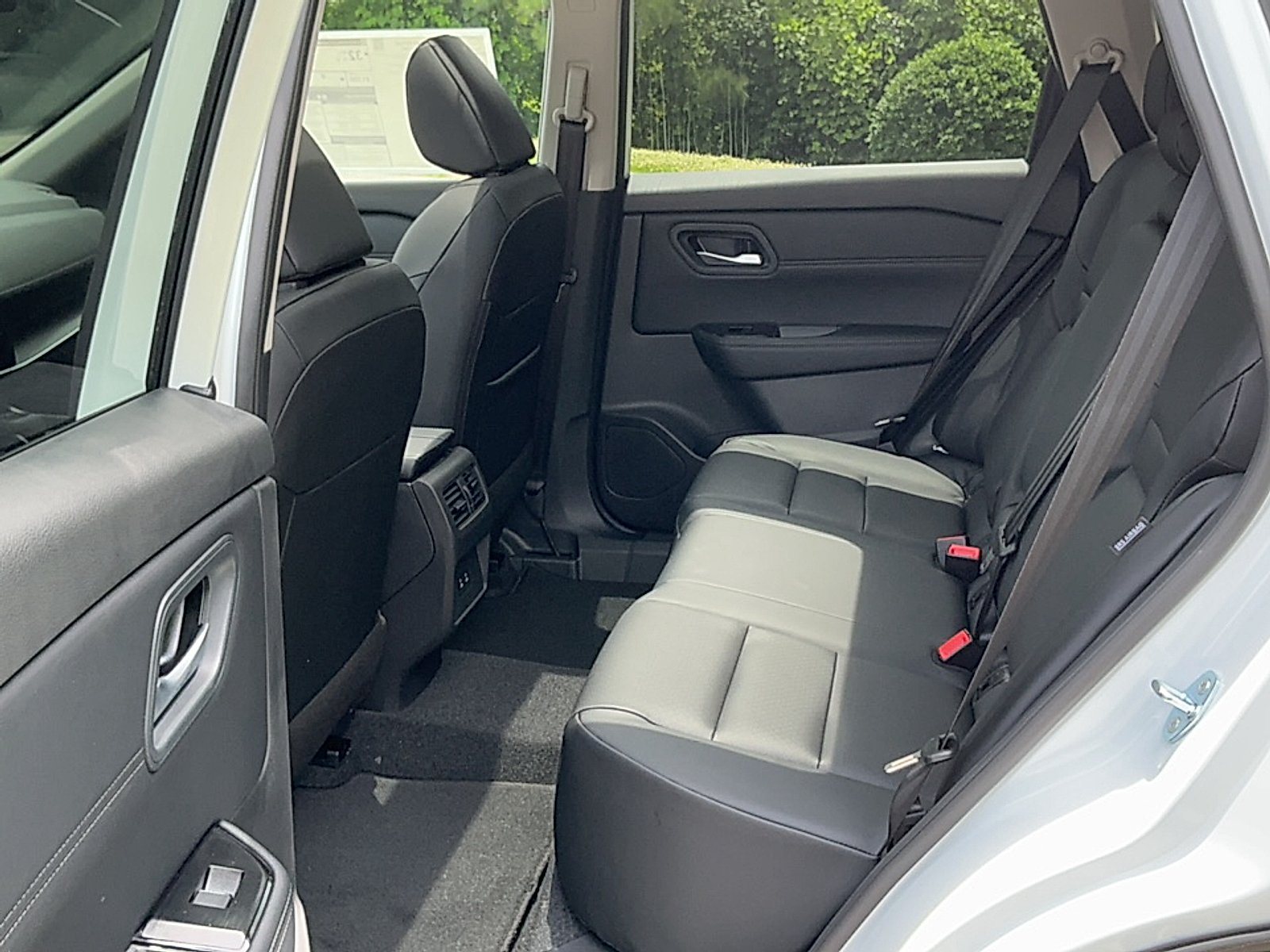 New 2026 Boulder Gray Pearl Nissan SV image 15
