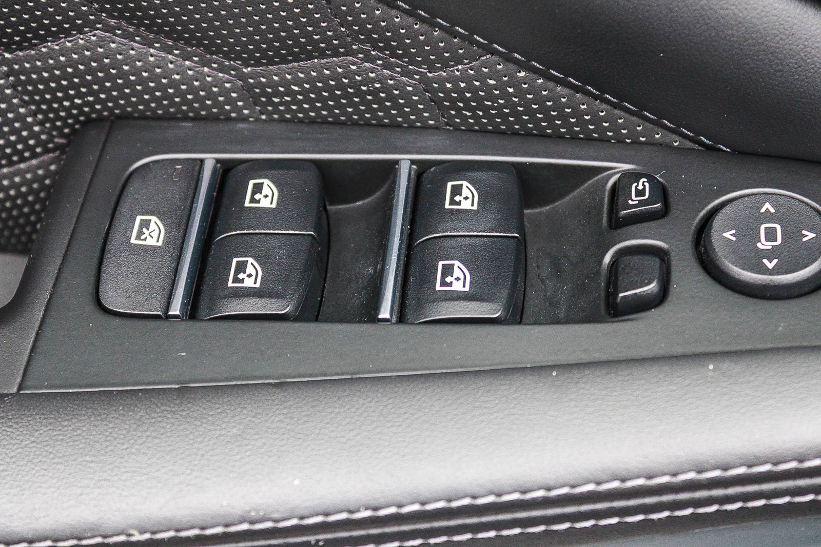 Used 2021 Donington Grey Metallic BMW Base image 16