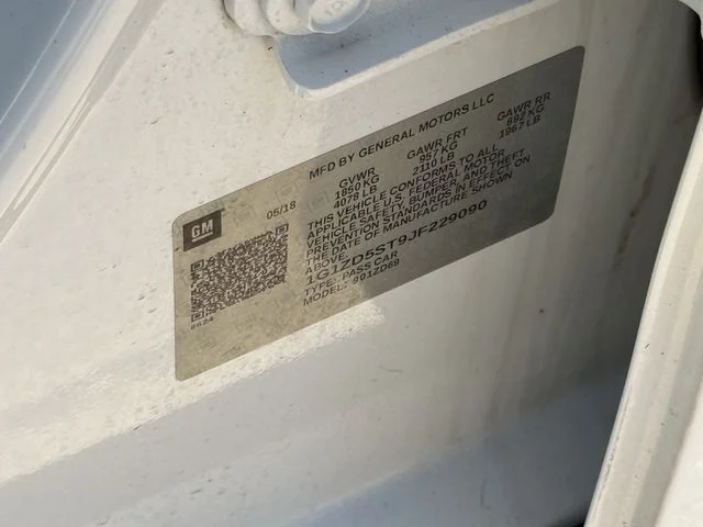 Used 2018 White Chevrolet LT image 27