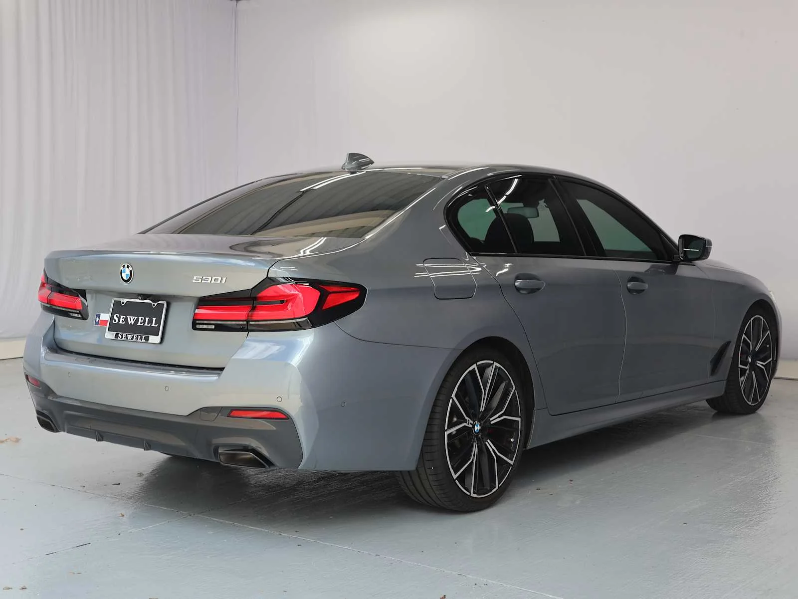 Certified Used 2022 Bluestone Metallic BMW 530i image 9