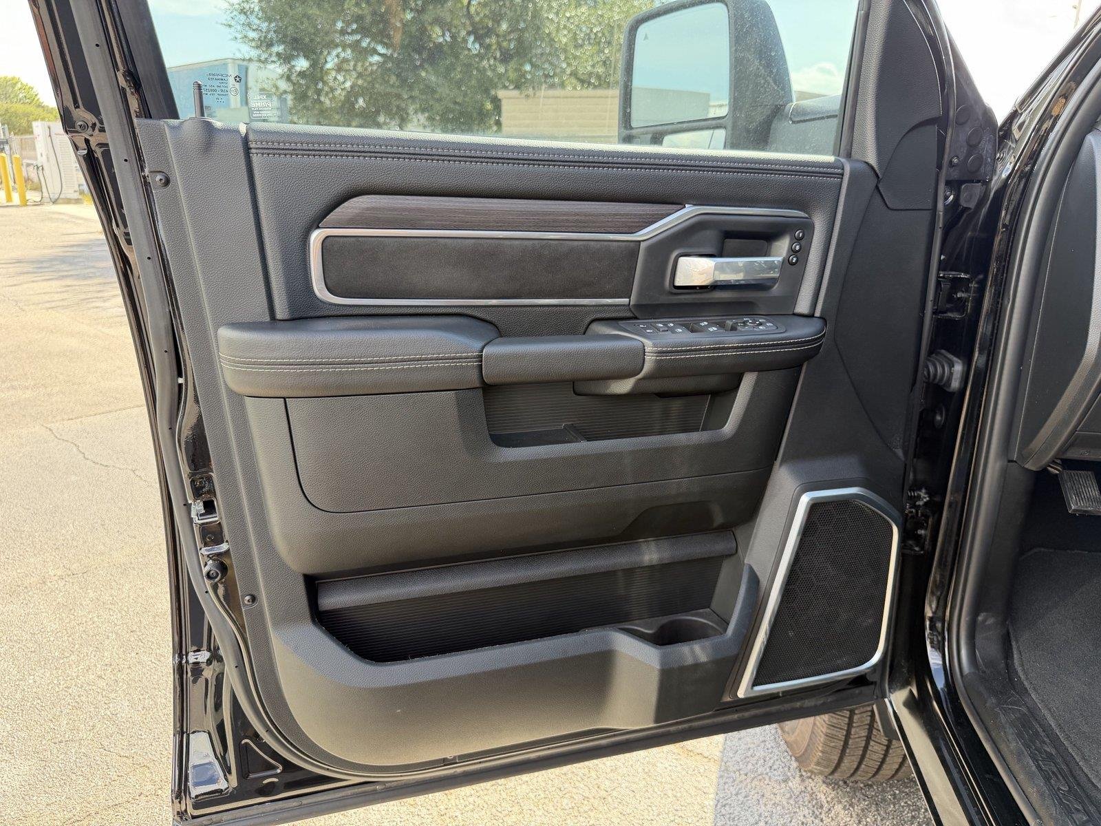Used 2025 Diamond Black Crystal Pearlcoat Ram Laramie image 12