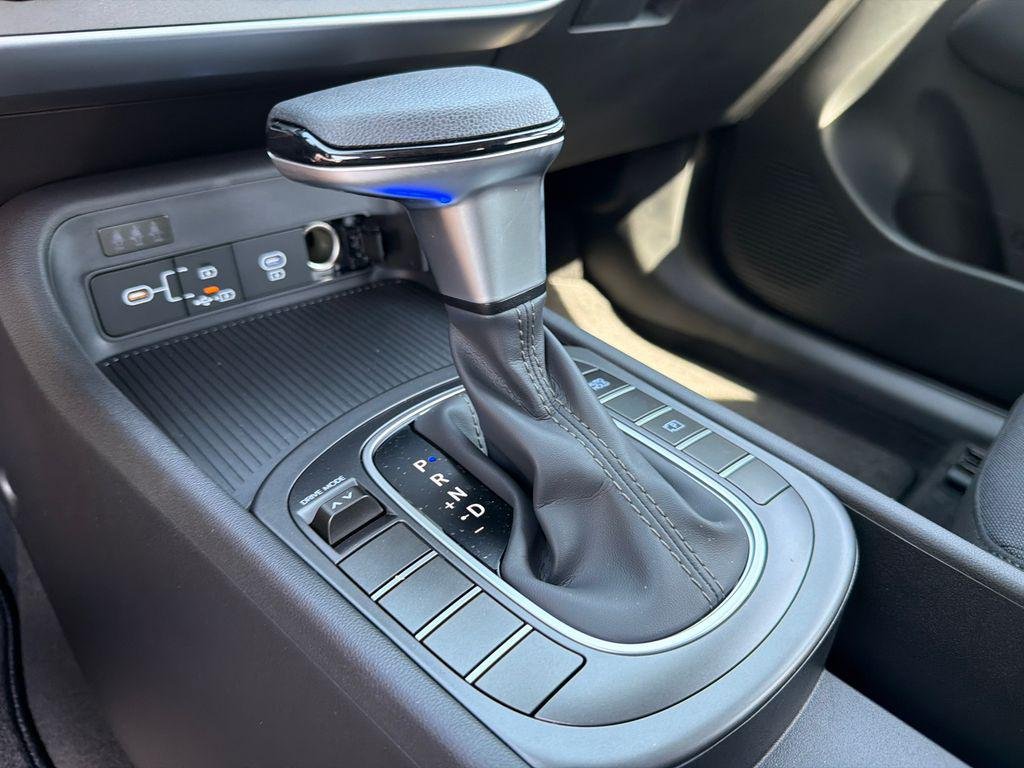 New 2026 Gray Hyundai SE FWD image 30