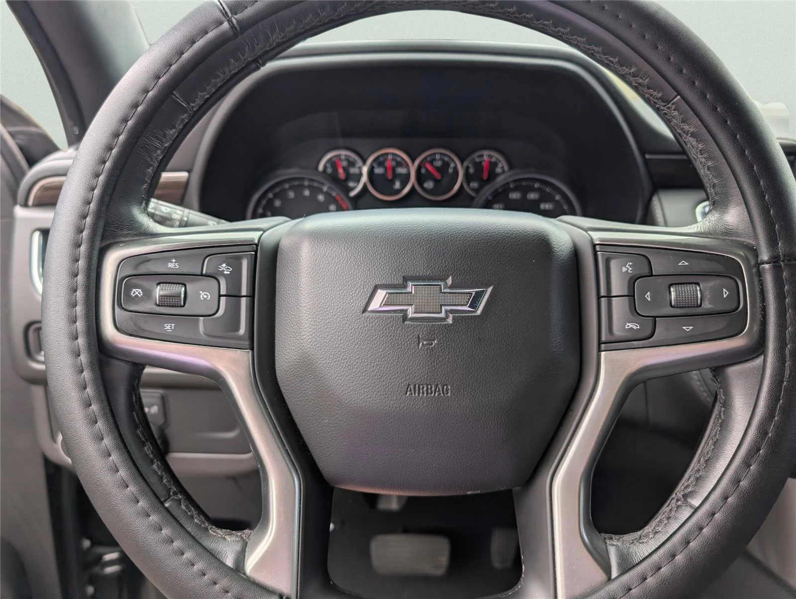 Used 2021 BLACK Chevrolet Z71 image 24