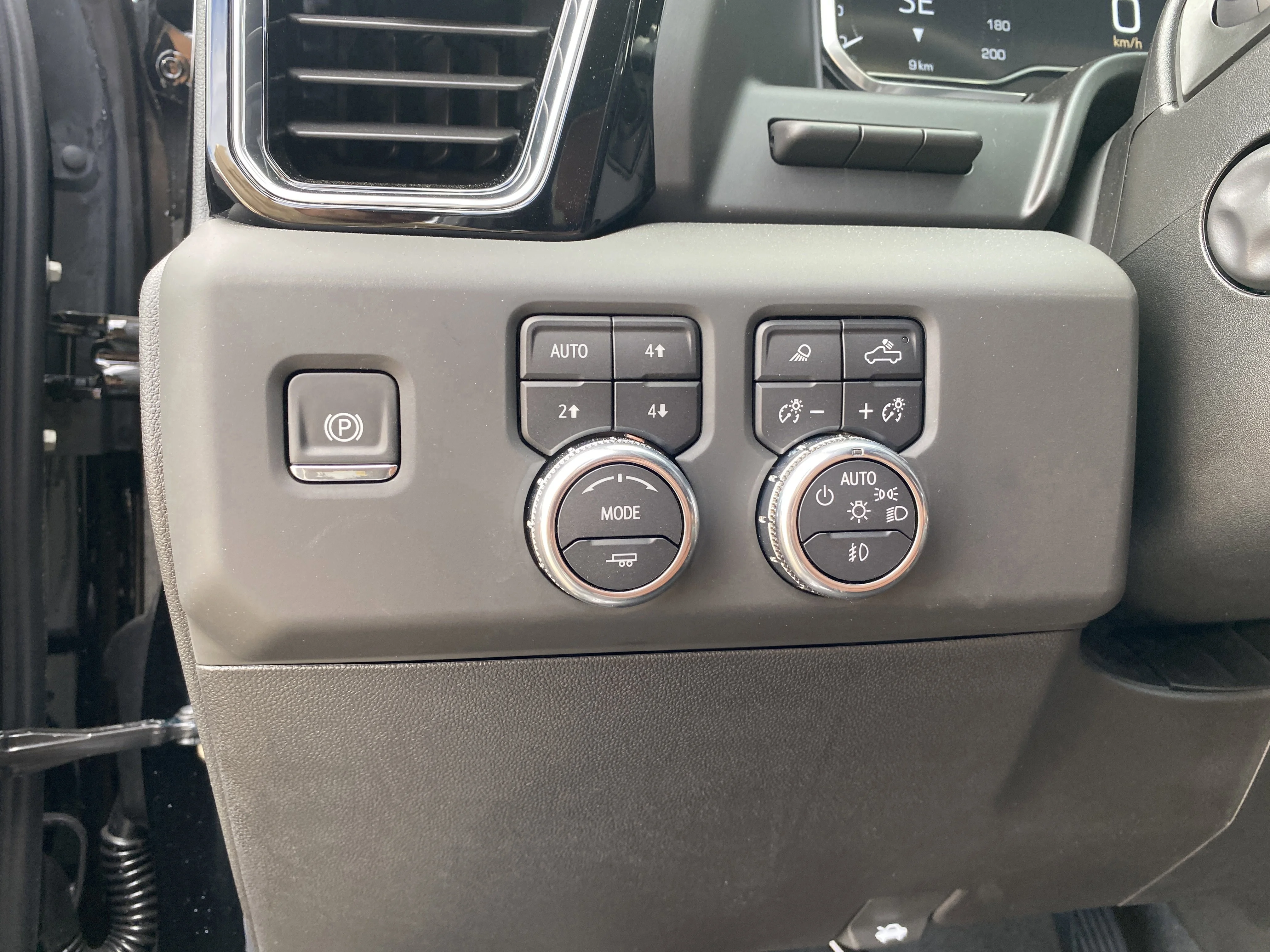 New 2026 ONYX BLACK GMC Denali Ultimate image 27