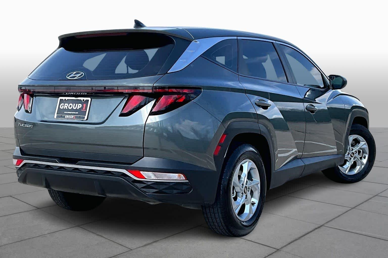 Used 2023 Amazon Gray Hyundai SE image 12