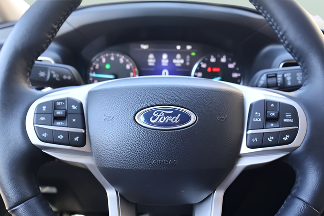 Used 2023 White Ford Limited image 20