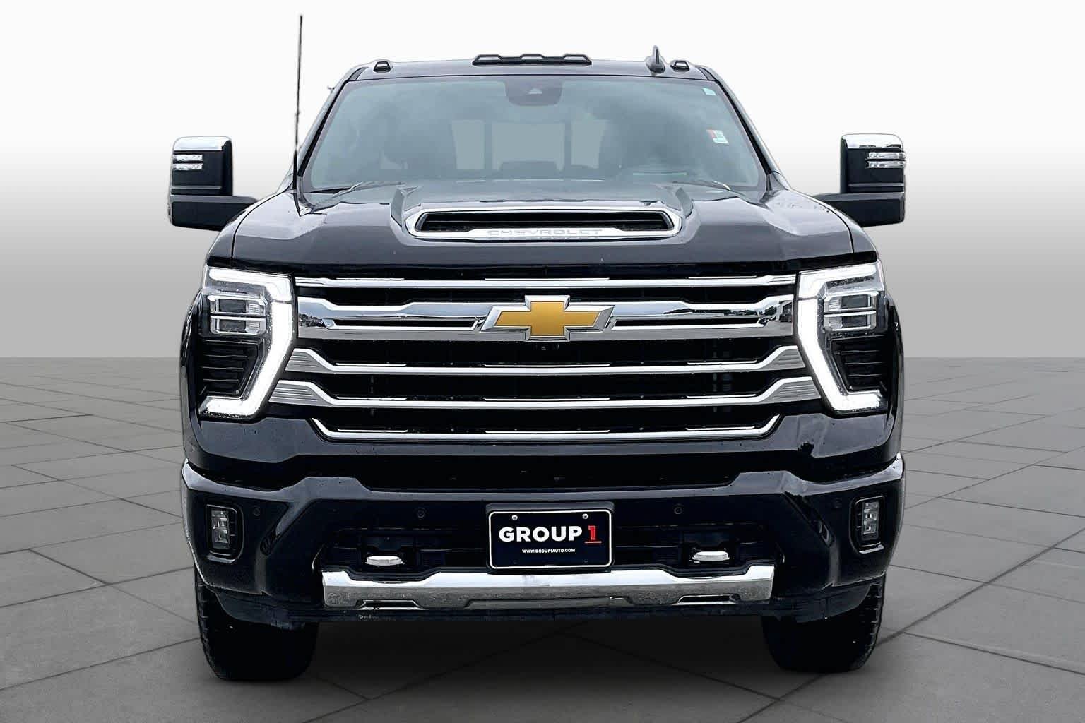 Used 2024 Black Chevrolet High Country image 4