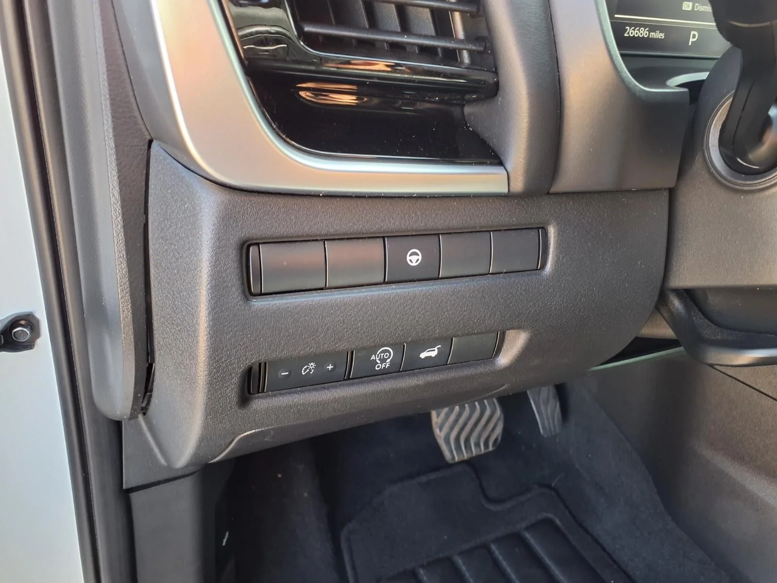 Used 2024 White Nissan SL image 15