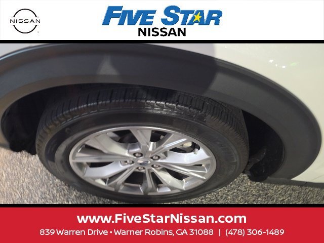 Used 2024 White Ford XLT image 3