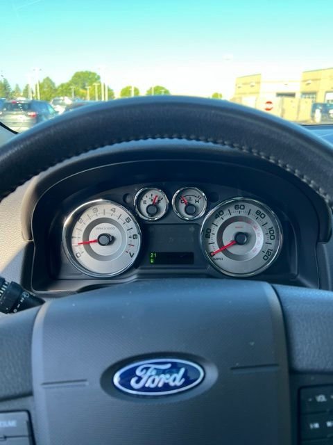 Used 2009 Gray Ford Limited image 6