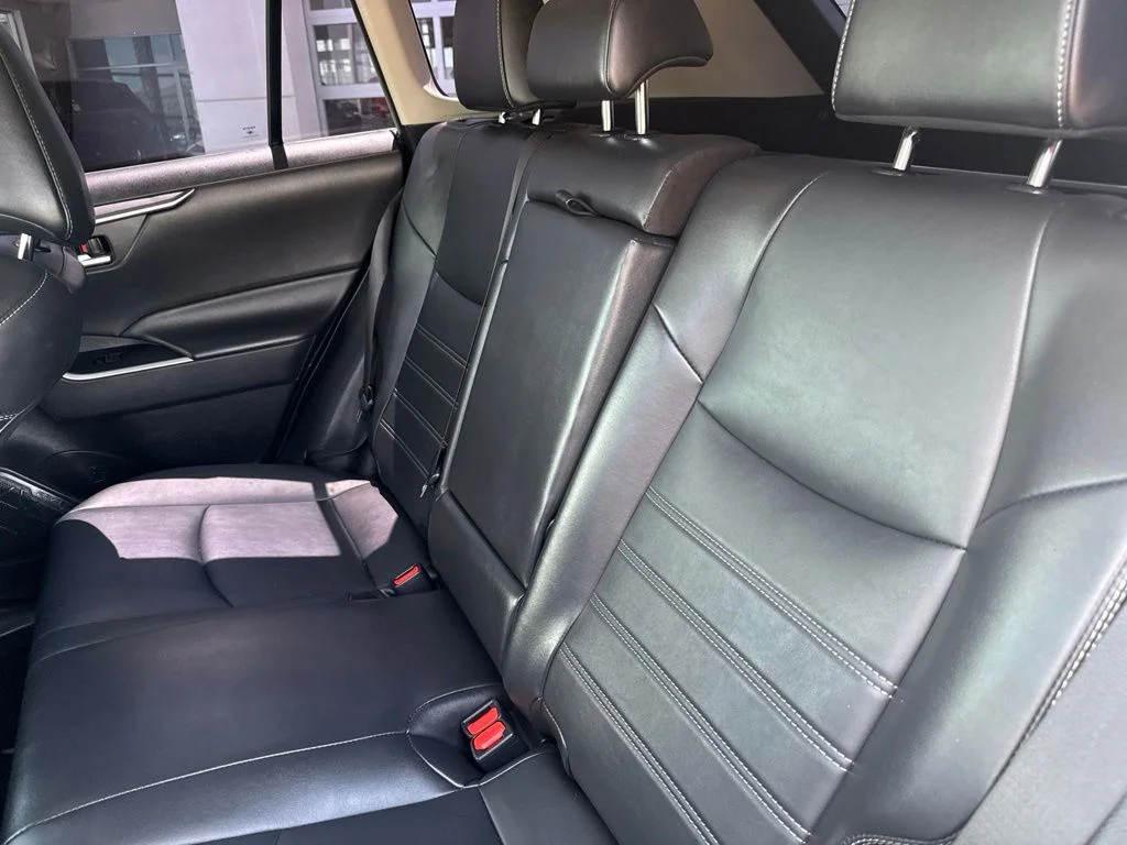 Used 2023  Toyota XLE Premium image 20