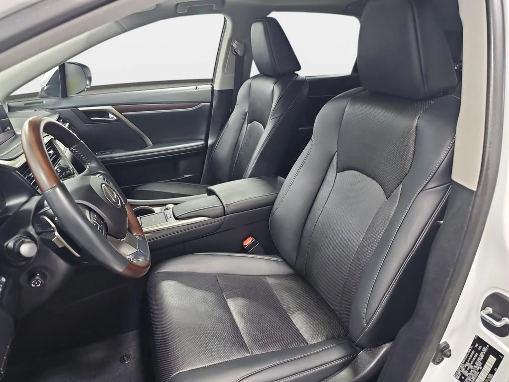 Used 2022 White Lexus 350 image 17