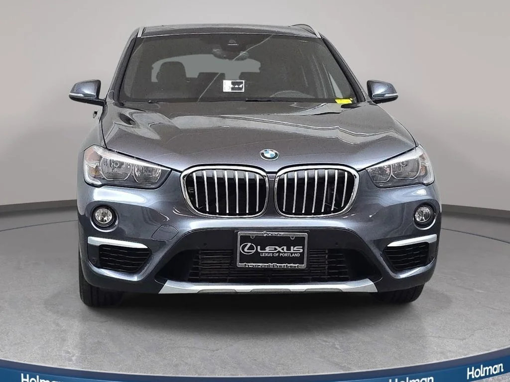 Used 2019 Gray BMW xDrive28i image 3