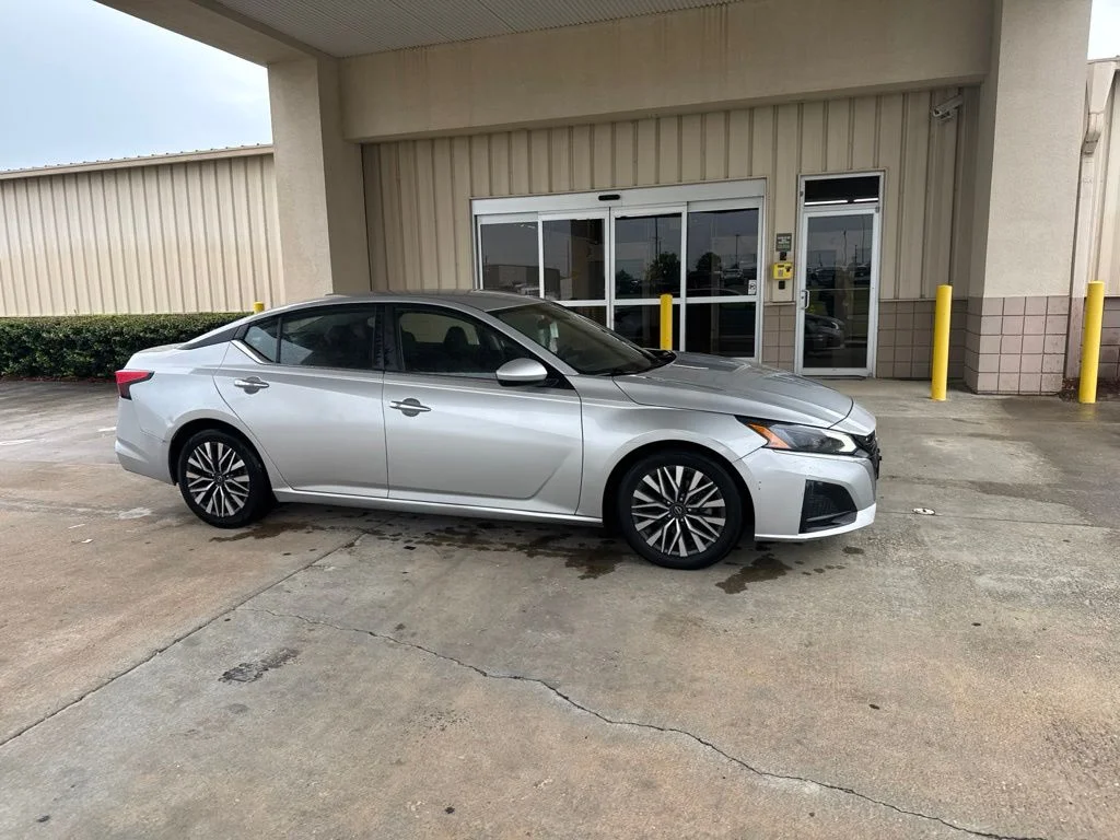 Certified Used 2023 Silver Nissan 2.5 SV image 16