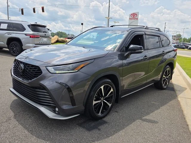 Used 2022 Gray Toyota XSE image 3