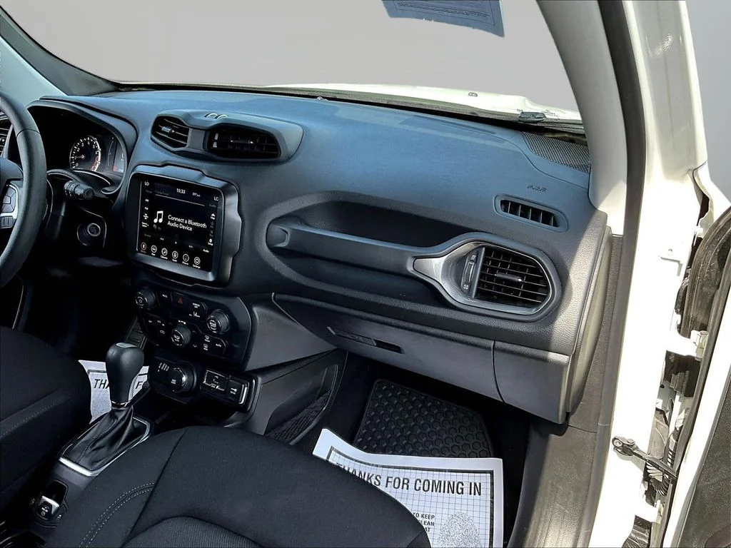 Used 2023 Alpine White Jeep Latitude image 25