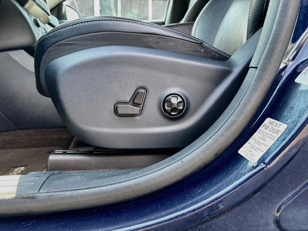 Used 2016 True Blue Jeep Limited image 18