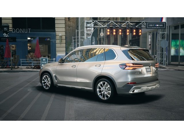 New 2026 Skyscraper Grey Metallic BMW  image 2