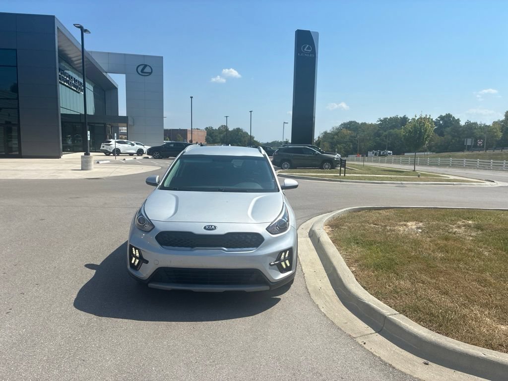 Used 2020 Silky Silver Kia LX image 3