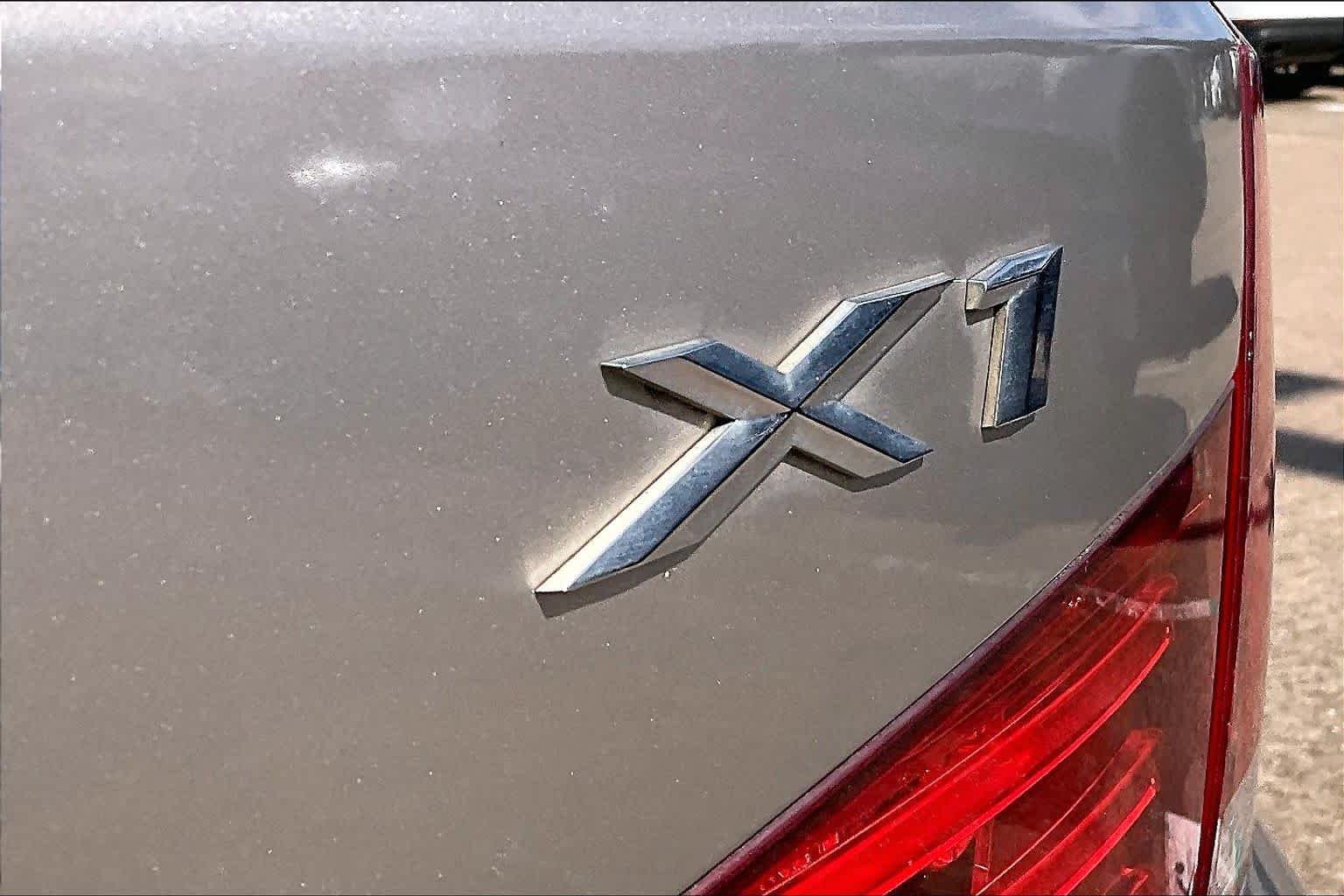Used 2014 Sparkling Bronze Metallic BMW sDrive28i image 27