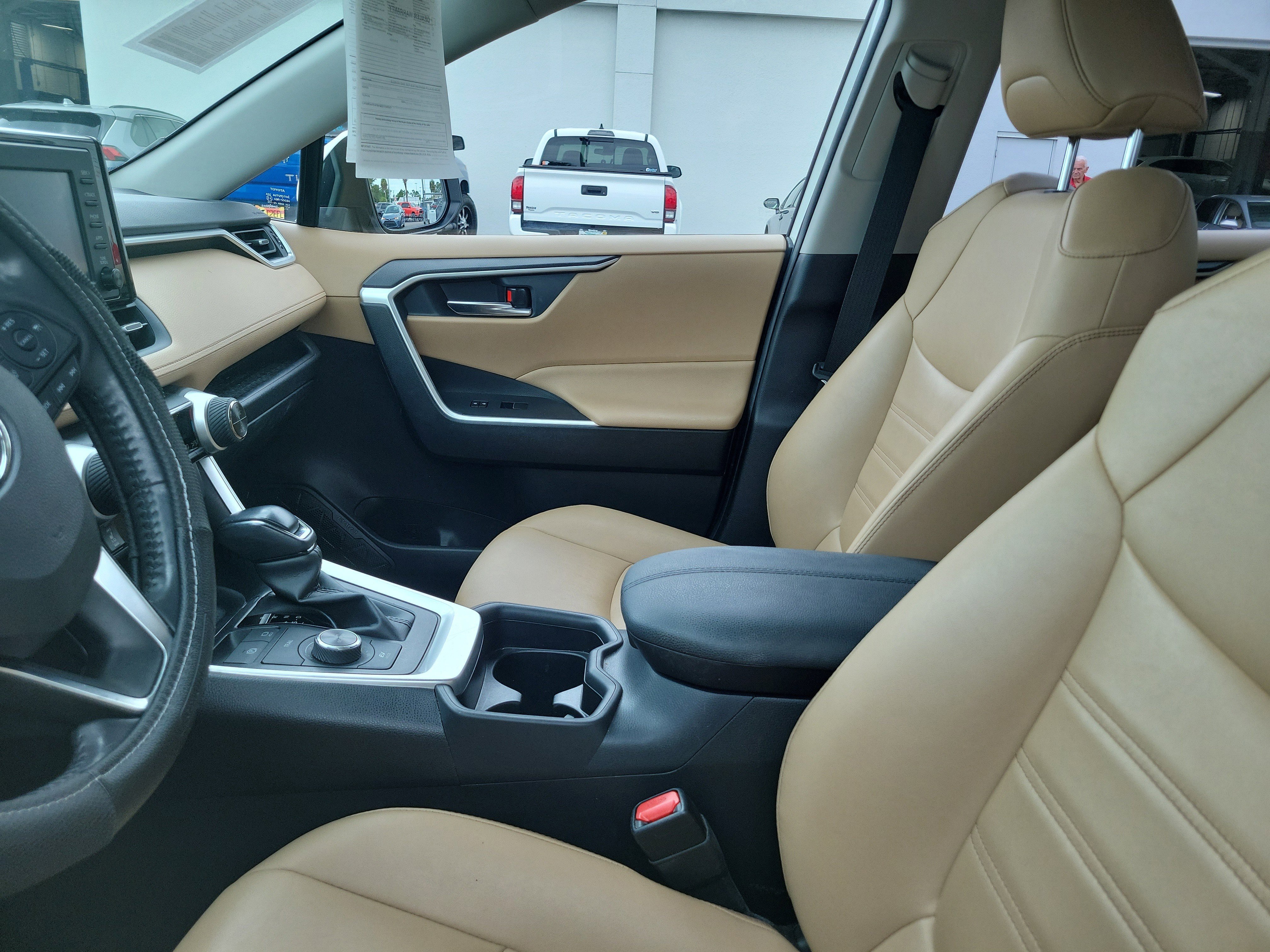 Used 2021 Blizzard Pearl Toyota Hybrid XLE Premium image 7