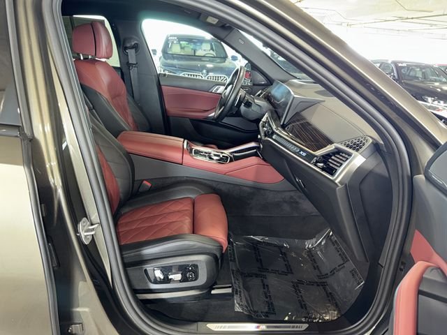 Certified Used 2026 Manhattan Green Metallic BMW xDrive40i image 13
