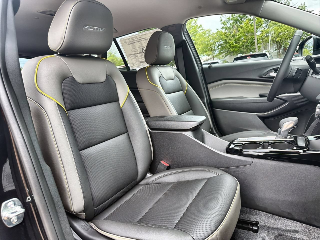New 2026 Mosaic Black Metallic Chevrolet ACTIV image 23