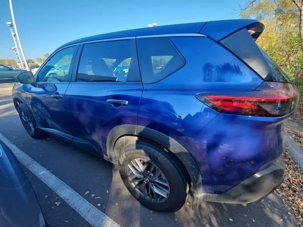 Used 2021 Caspian Blue Metallic Nissan S image 6