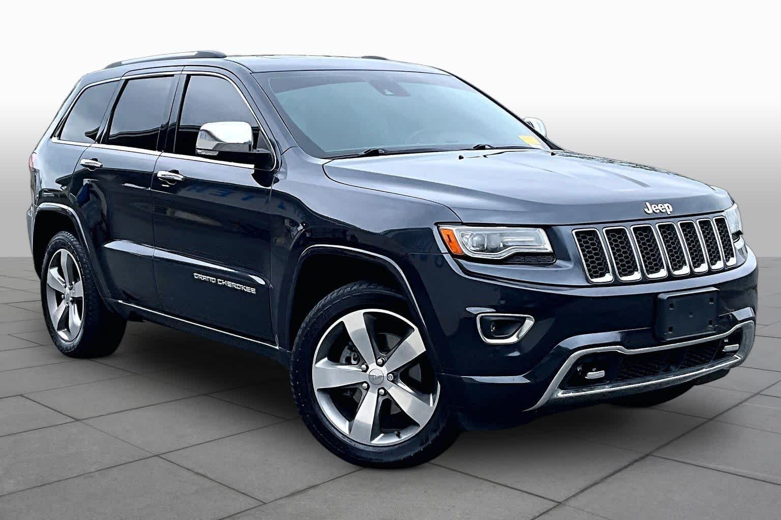 Used 2014 Maximum Steel Metallic Clearcoat Jeep Overland image 2