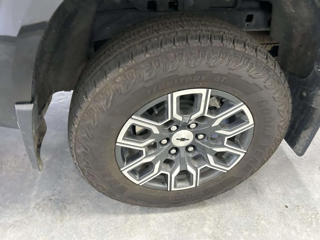 Used 2025 Black Chevrolet Z71 image 9
