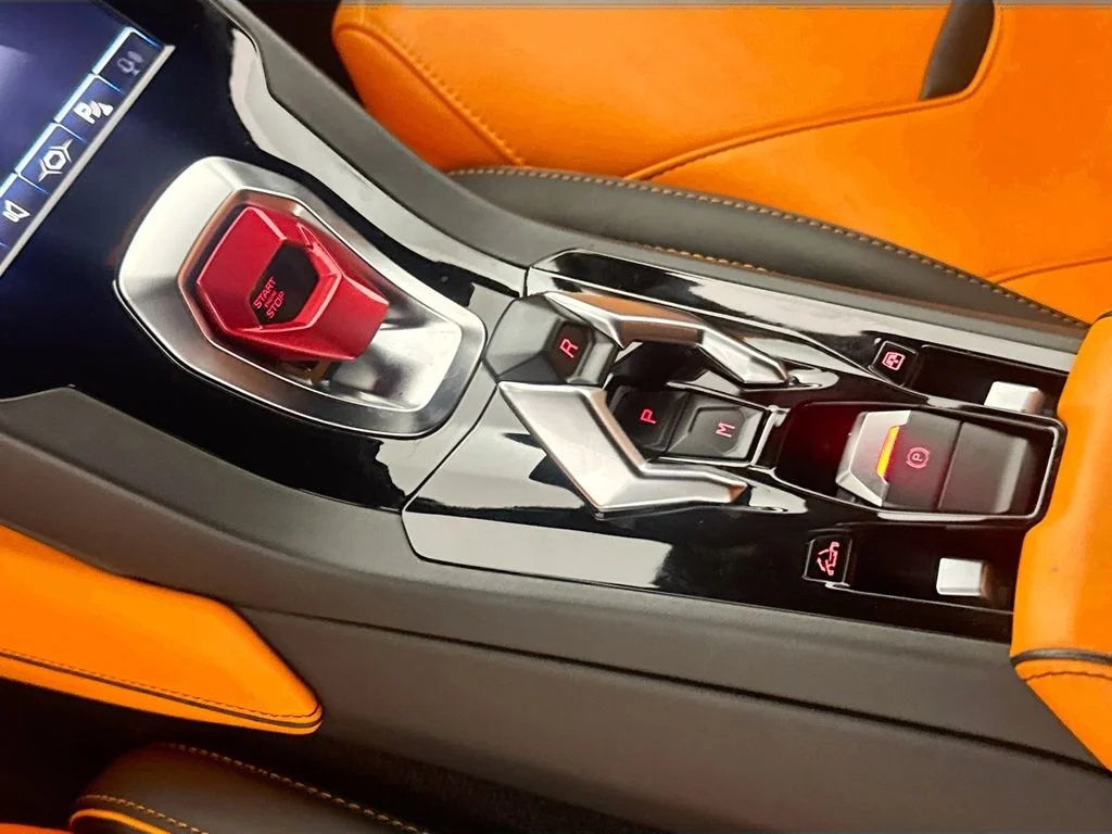 Used 2020 Arancio Borealis Pearl Lamborghini  image 17